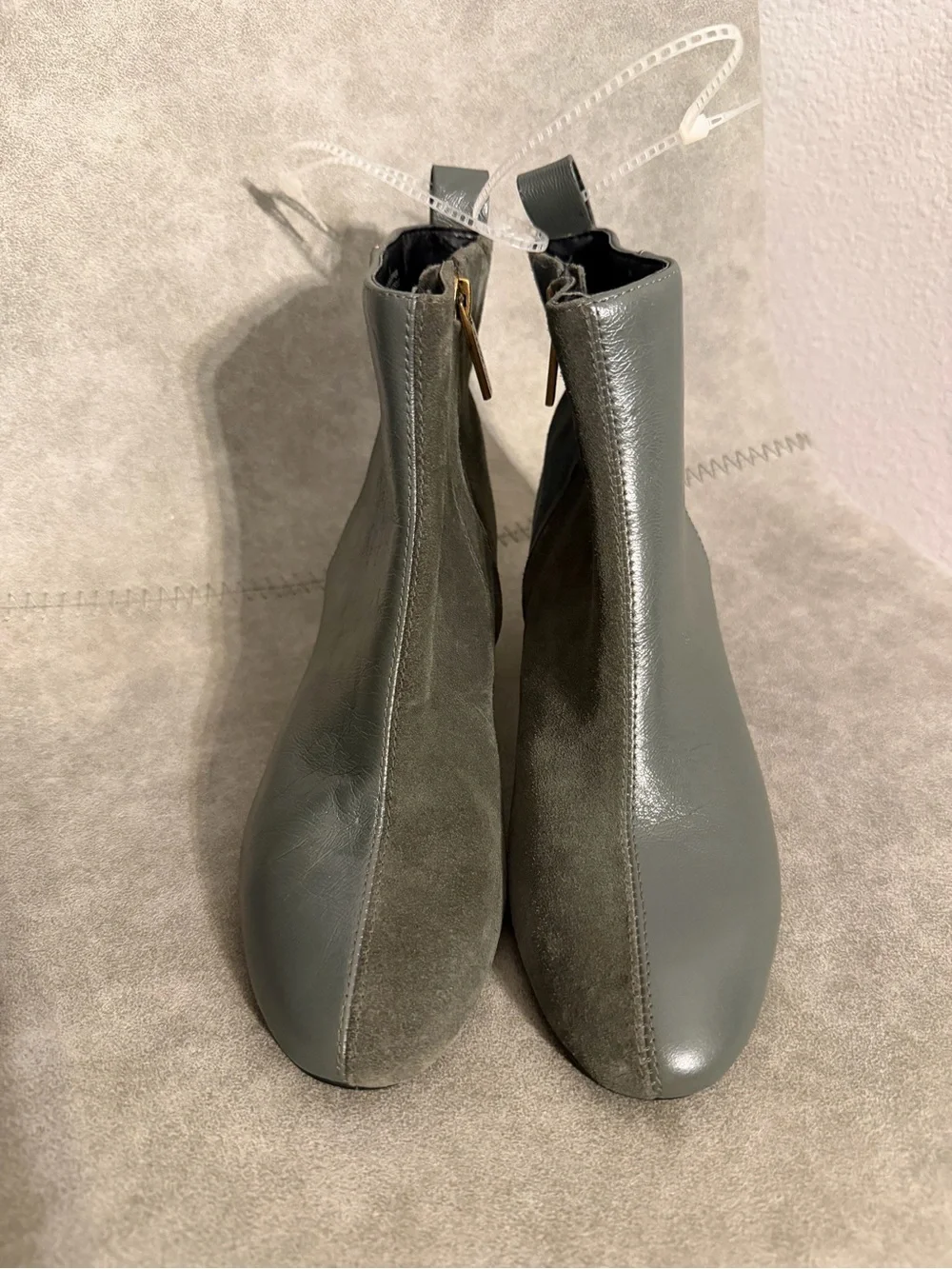NWOB Kurt Geiger London Elmer Split Leather Suede Ankle Boots Gray Sz 36 US 6